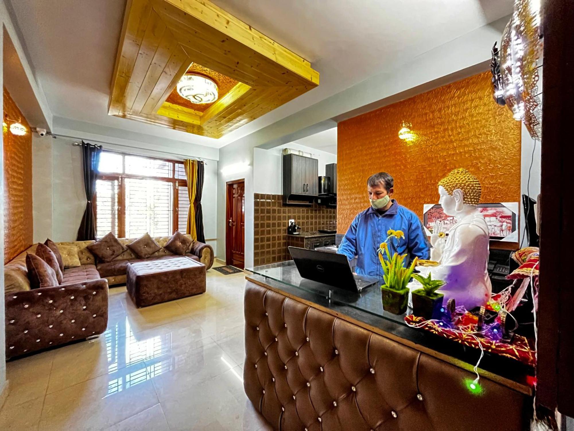 Puri'S Bnb Shimla Buitenkant foto