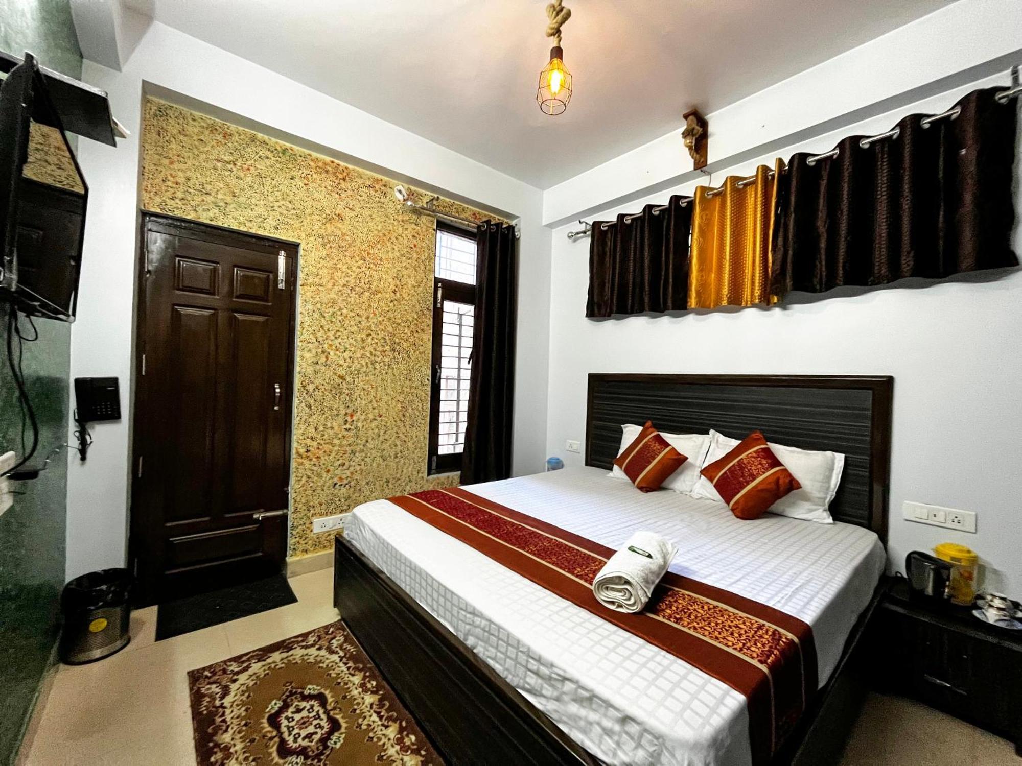 Puri'S Bnb Shimla Buitenkant foto