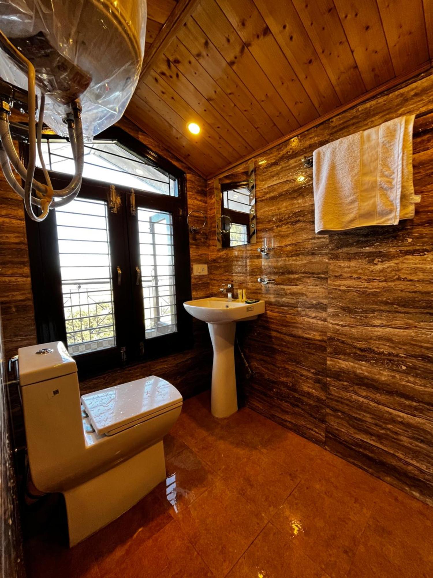 Puri'S Bnb Shimla Buitenkant foto